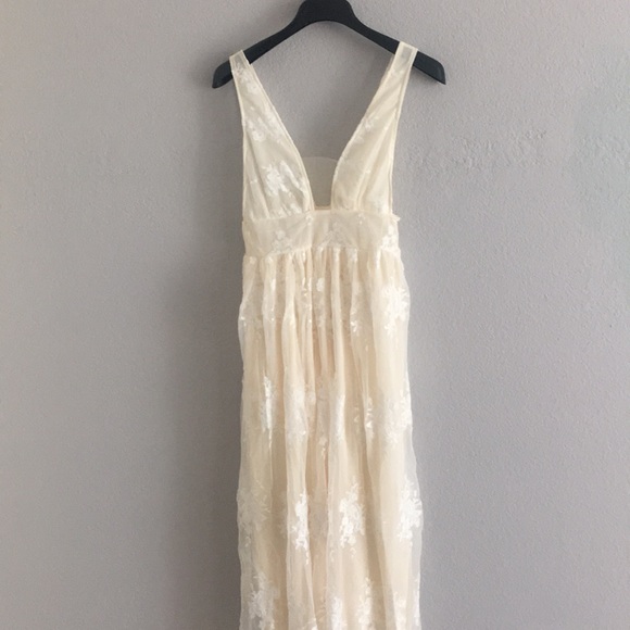 (Last 1 not restocking) Elegant floor length dress - Picture 4 of 10